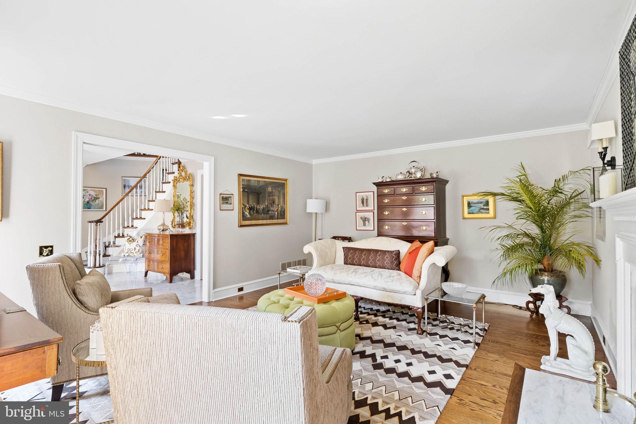 2001 Kentmere Place Wilmington, DE 19806 - Photo 9 of 54 Living Room