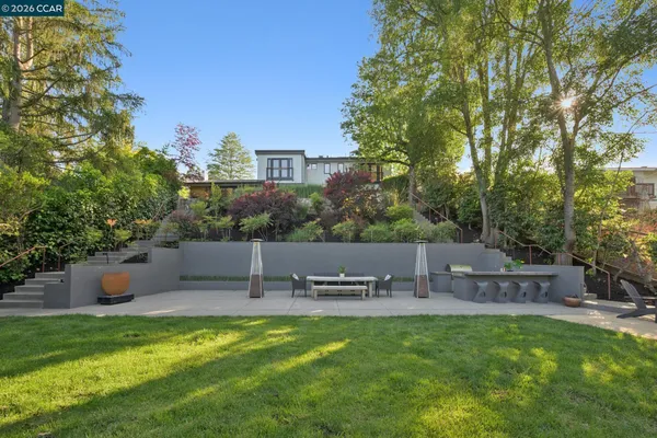 $2,695,000 | 145 Danefield Place, Moraga, CA 94556