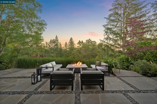 $2,695,000 | 145 Danefield Place, Moraga, CA 94556