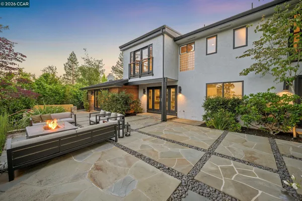 $2,695,000 | 145 Danefield Place, Moraga, CA 94556
