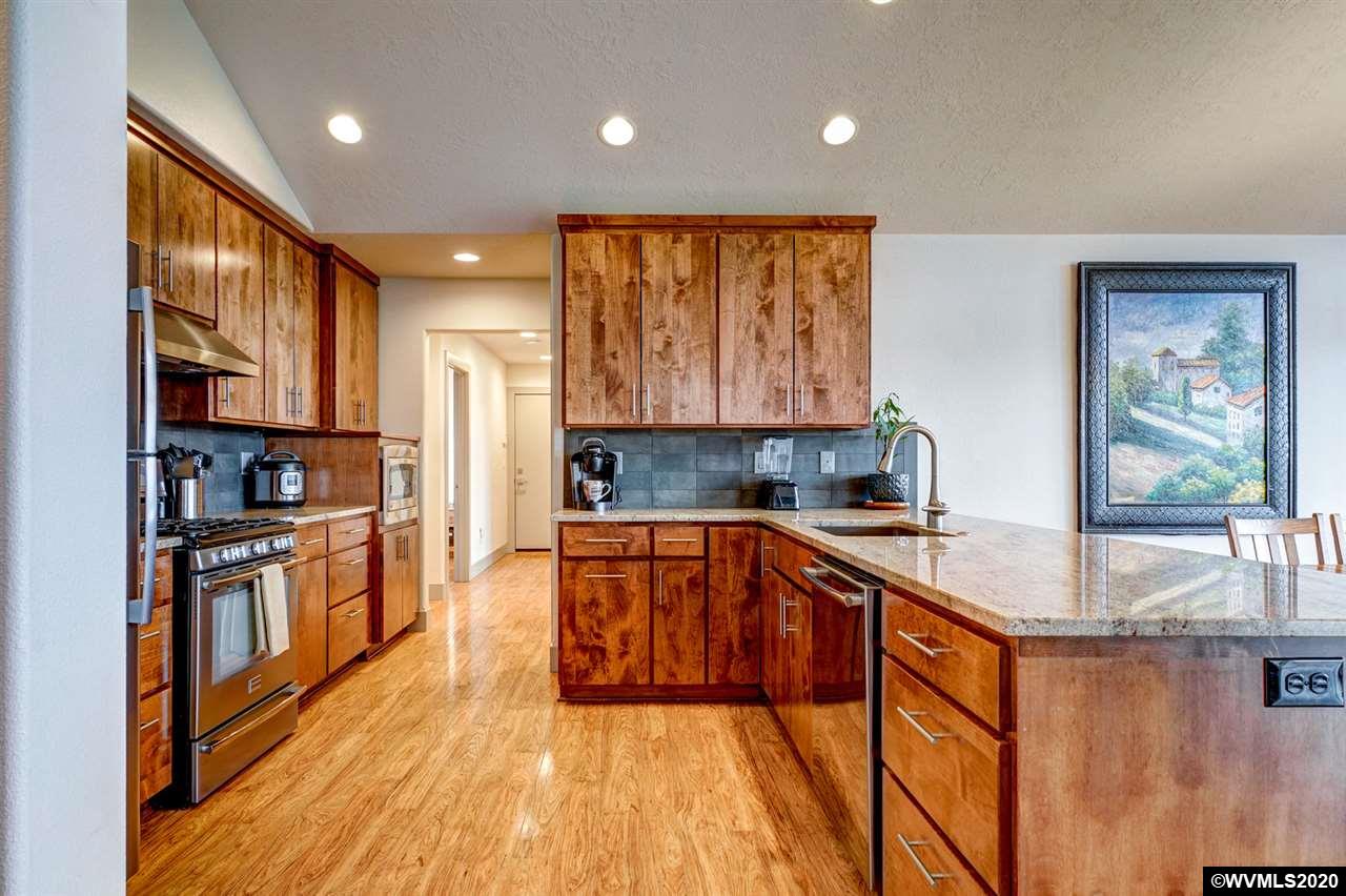 35606 Riverside Drive Albany, OR 97321 - Photo 10 of 42 Gallery Image 10
