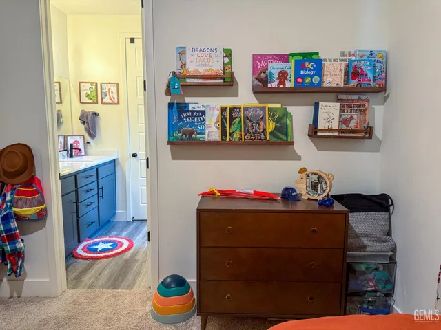 a view of an entryway with room