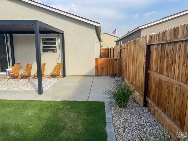 a view of an outdoor sitting area with chairs