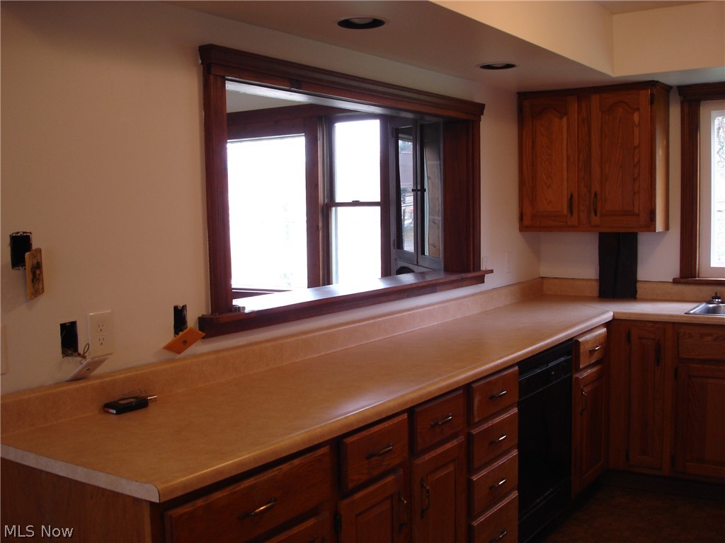 9733 Madison Road Montville, OH 44064 - Photo 5 of 31 Gallery Image 5