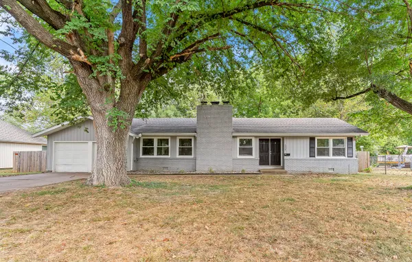 $249,900 | 1904 South Glencrest Drive, Springfield, MO 65804