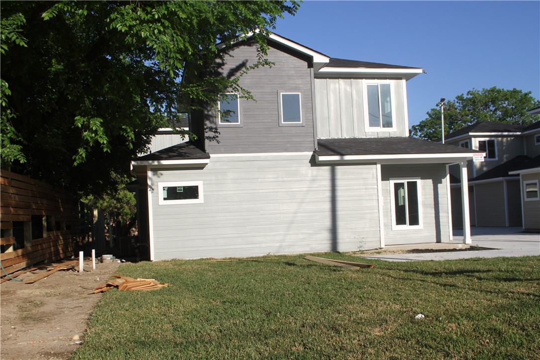 1144 Gunter Street, Unit 301 Austin, TX 78721 - Photo 1 of 1