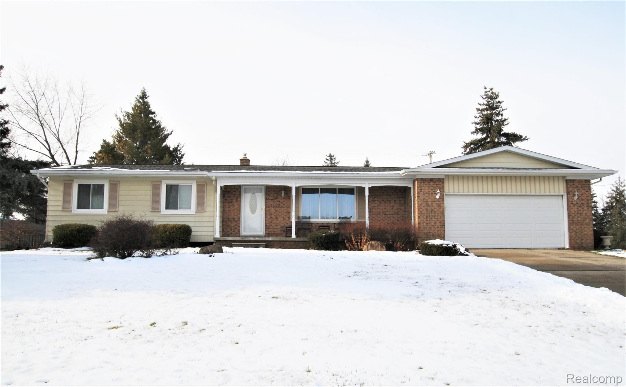 3156 Red Barn Road Flint, MI 48507 - Photo 1 of 30 IMG_2770.JPG