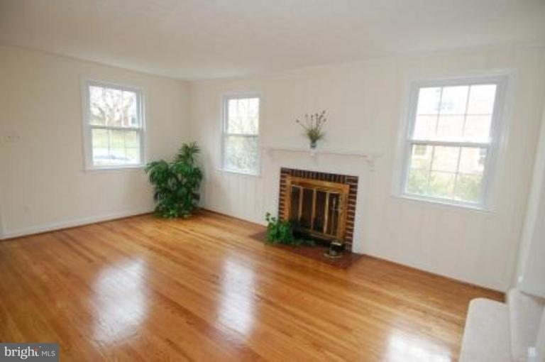 11708 Lytle Street Silver Spring, MD 20902 - Photo 2 of 24 Living Room