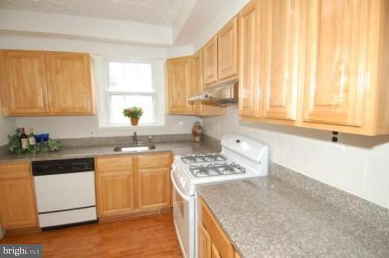 11708 Lytle Street Silver Spring, MD 20902 - Photo 5 of 24 Kitchen
