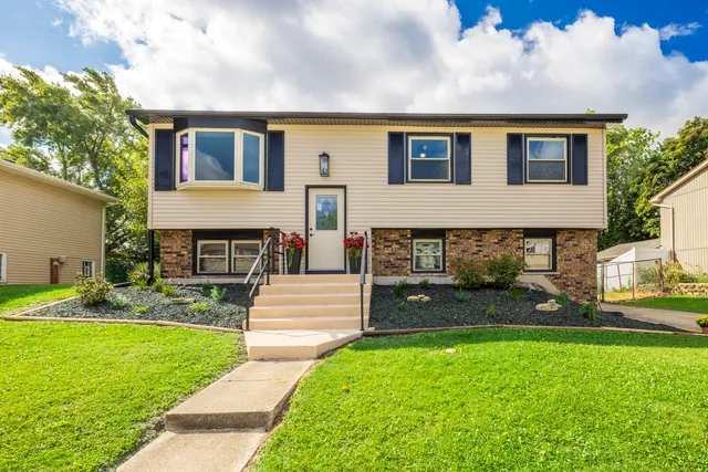 $355,000 | 7727 166th Street, Tinley Park, IL 60477