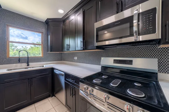 $355,000 | 7727 166th Street, Tinley Park, IL 60477