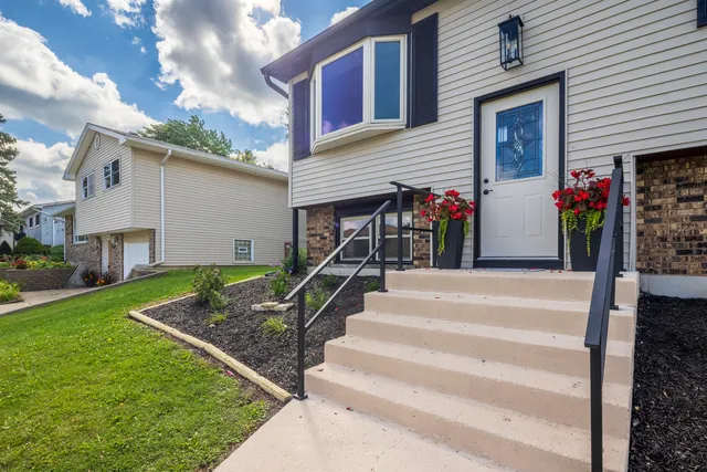 $355,000 | 7727 166th Street, Tinley Park, IL 60477