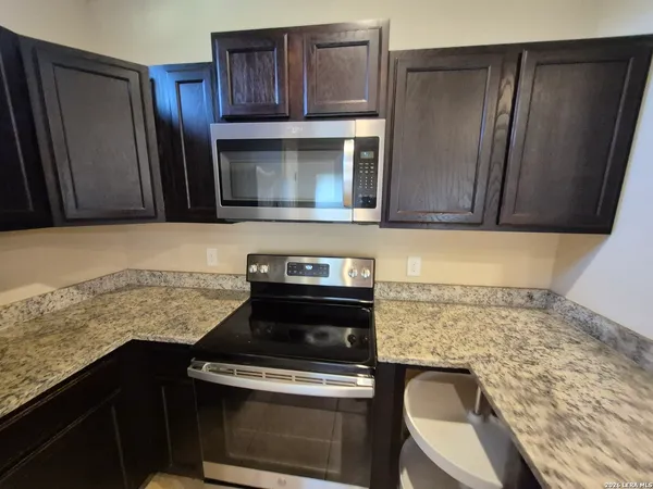 $1,425 | 6515 Marcel Way, Unit 101, San Antonio, TX 78233