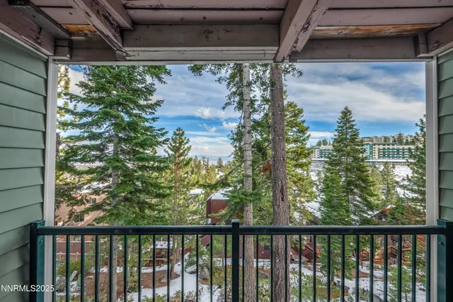 $325,000 | 331 Tramway Drive, Unit 14, Stateline, NV 89449