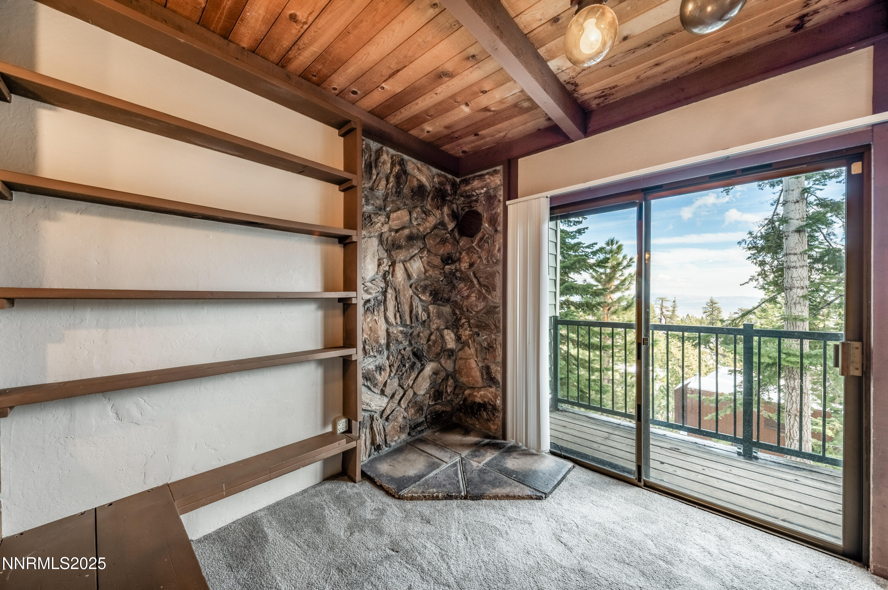 331 Tramway Drive, Unit 14 Stateline, NV 89449 - Photo 7 of 14 Living Area - Photo