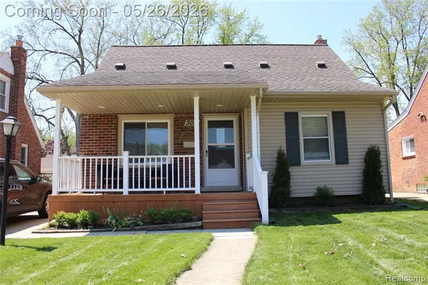 $2,400 | 3011 Ferris Avenue, Royal Oak, MI 48073