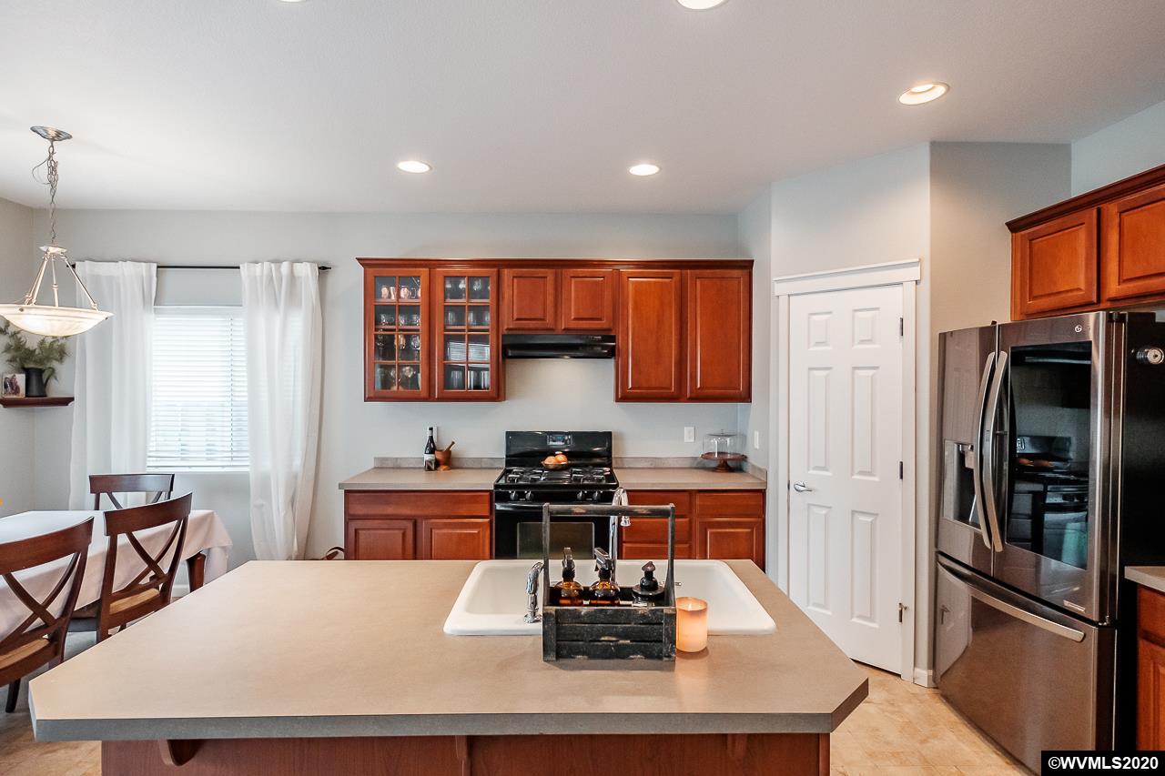 648 Jasmine Circle, Unit CL Independence, OR 97351 - Photo 14 of 42