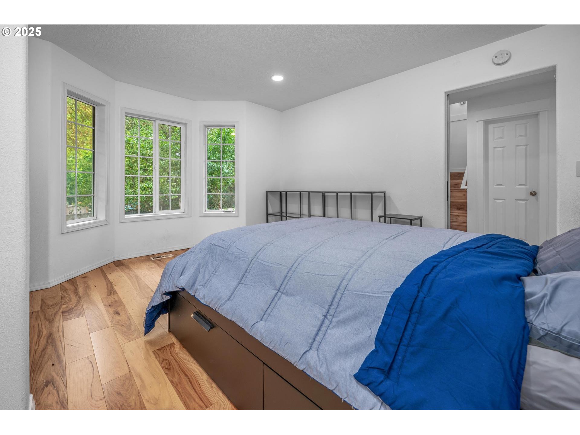 6512 Southwest Taylors Ferry Road Portland, OR 97223 - Photo 13 of 29