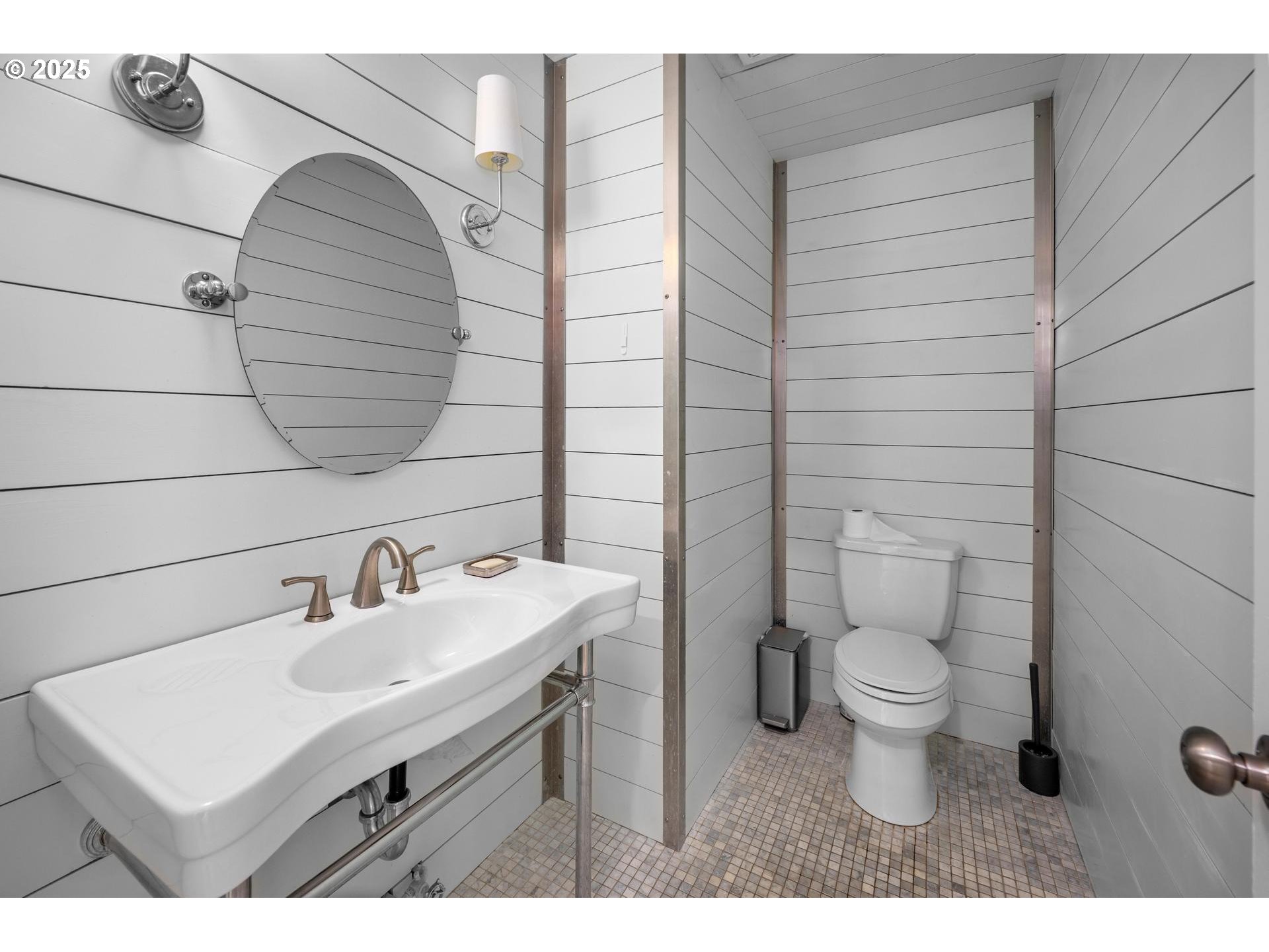 6512 Southwest Taylors Ferry Road Portland, OR 97223 - Photo 14 of 29