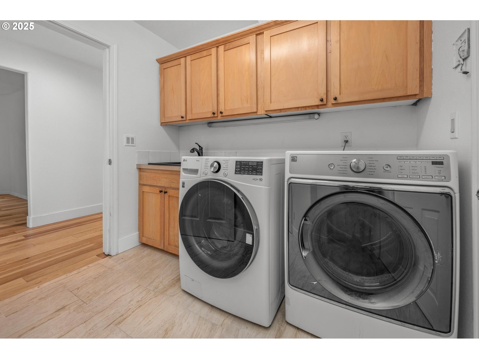 6512 Southwest Taylors Ferry Road Portland, OR 97223 - Photo 15 of 29