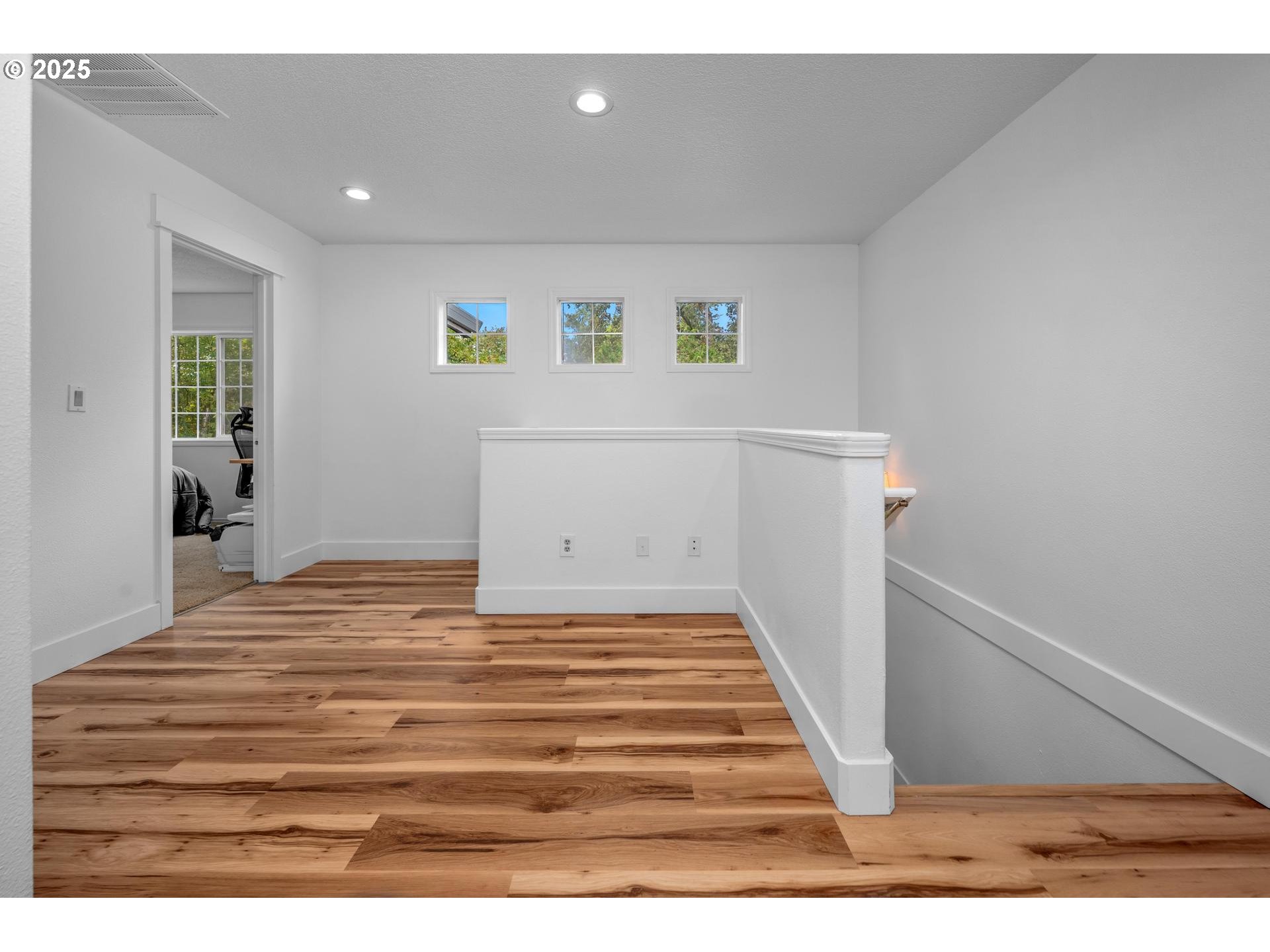 6512 Southwest Taylors Ferry Road Portland, OR 97223 - Photo 16 of 29