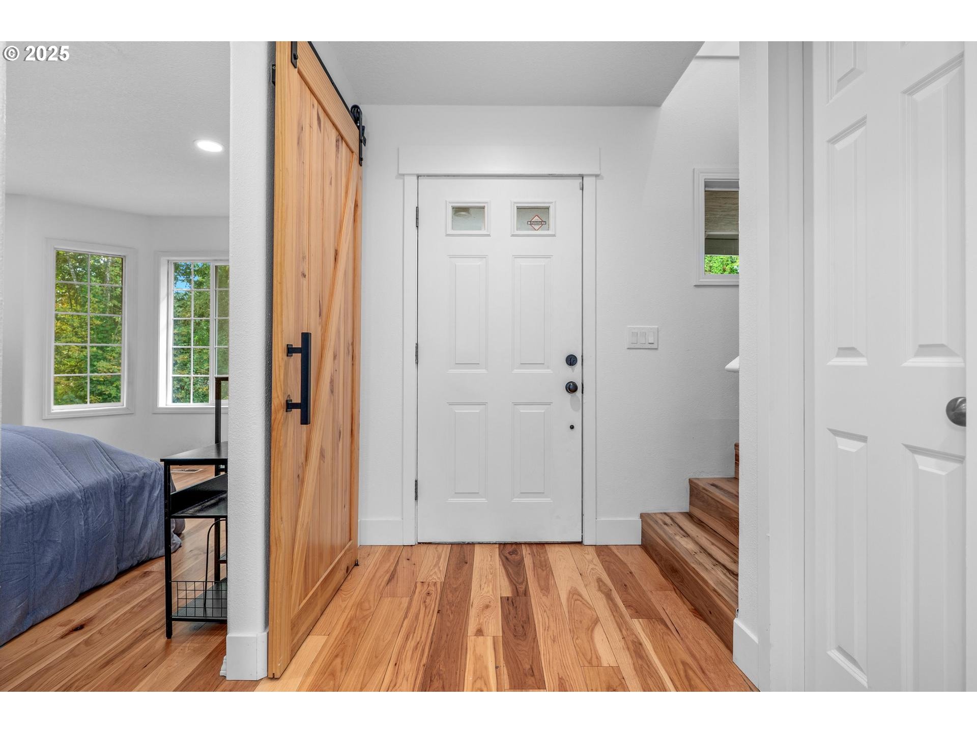 6512 Southwest Taylors Ferry Road Portland, OR 97223 - Photo 3 of 29