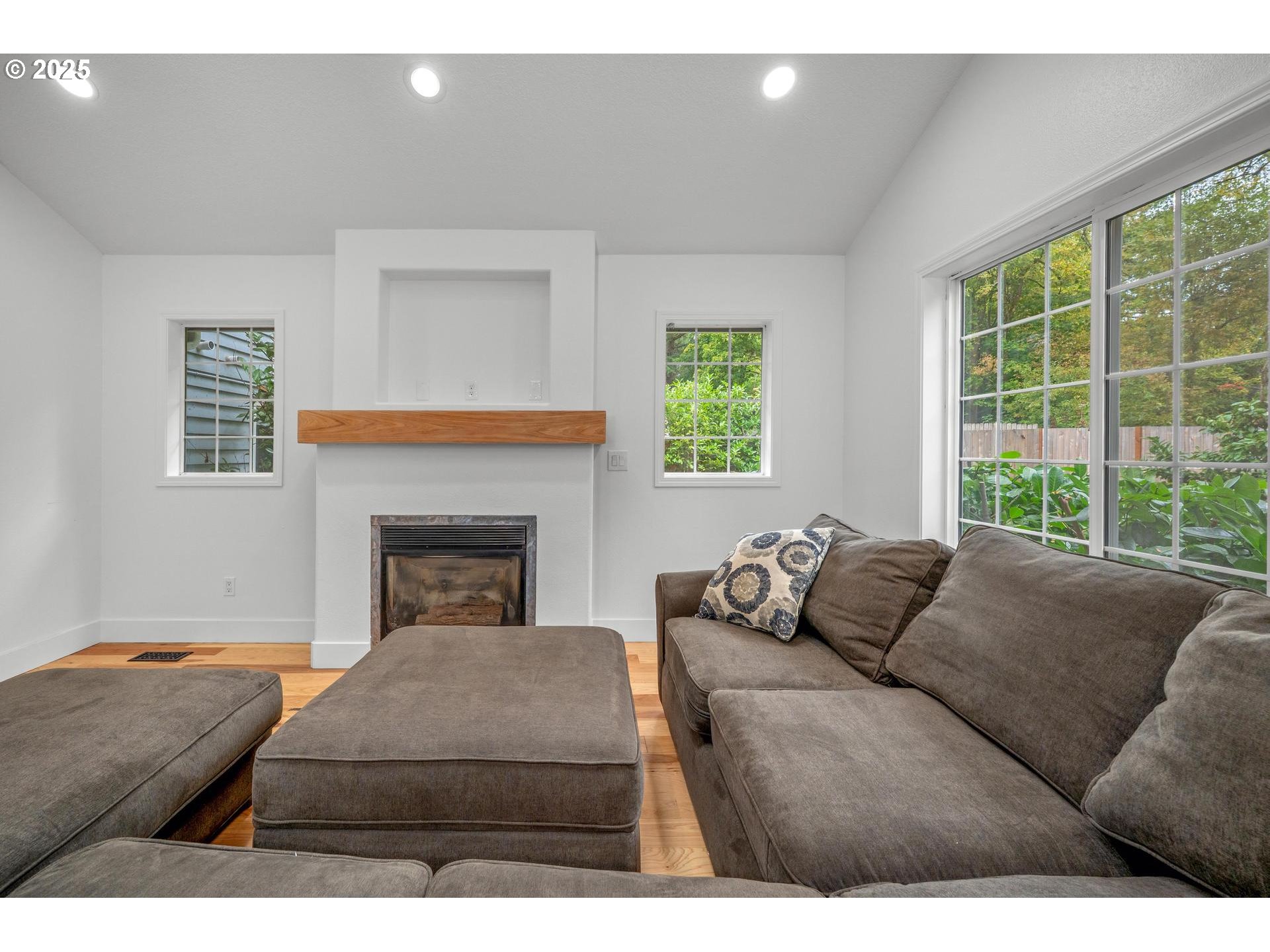 6512 Southwest Taylors Ferry Road Portland, OR 97223 - Photo 5 of 29