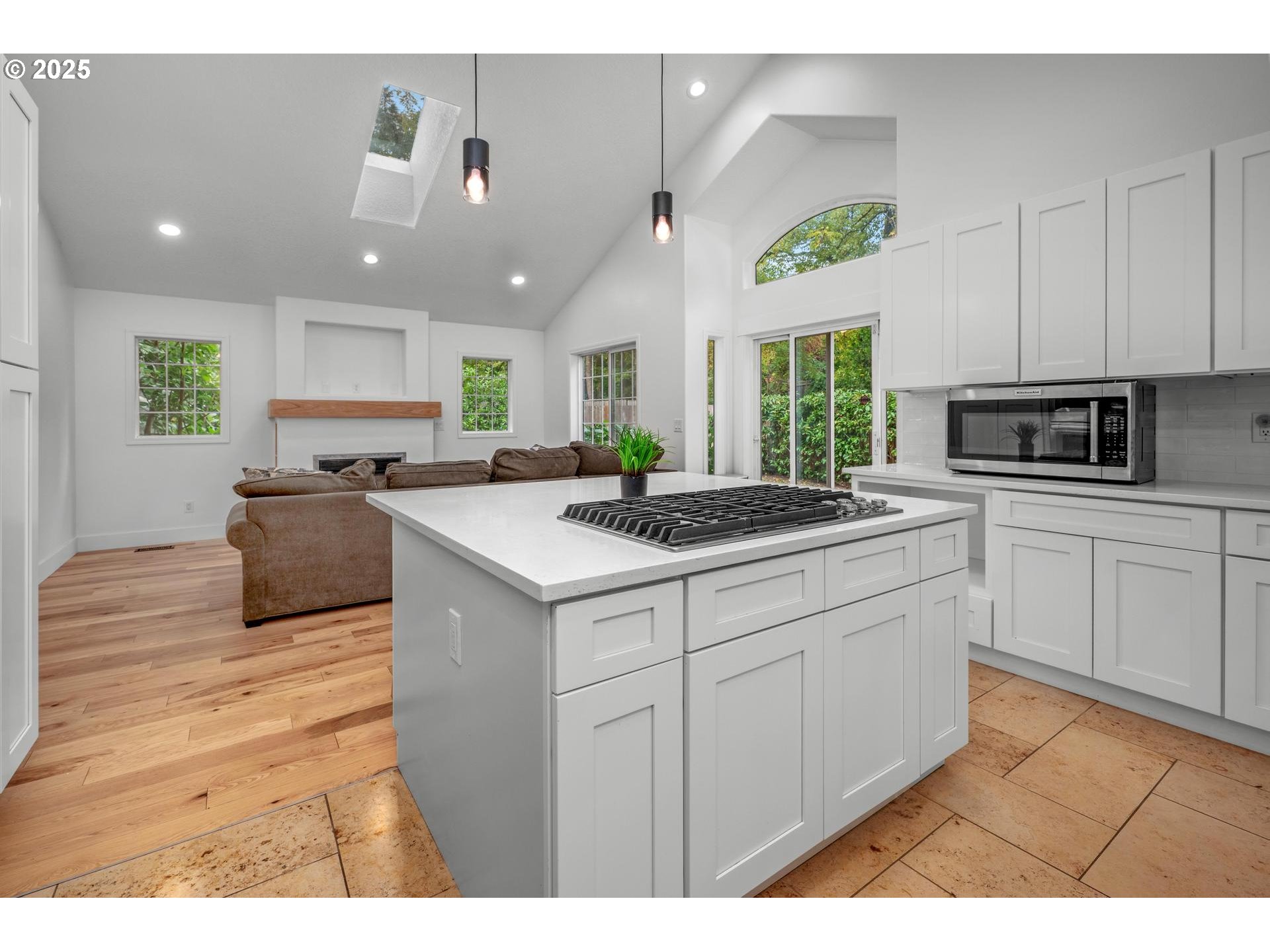 6512 Southwest Taylors Ferry Road Portland, OR 97223 - Photo 9 of 29