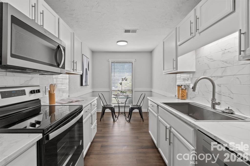 4340 North Center Street, Unit 403 Hickory, NC 28601 - Photo 6 of 26