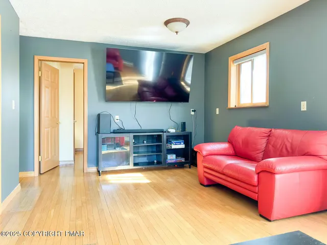 $455,000 | 20 Laurel Court, Gouldsboro, PA 18424