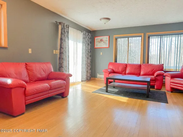 $455,000 | 20 Laurel Court, Gouldsboro, PA 18424