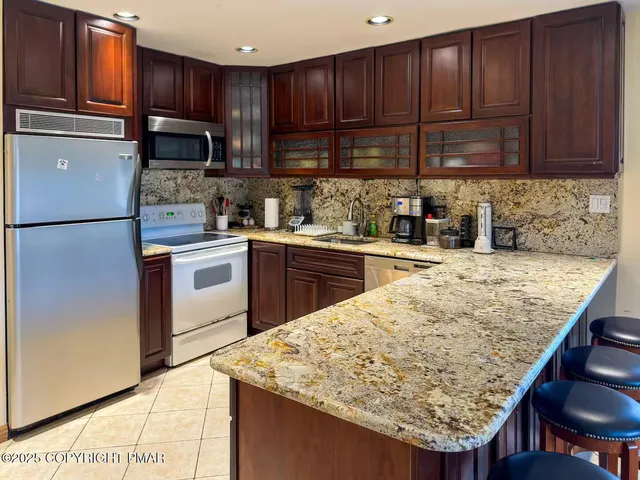 $455,000 | 20 Laurel Court, Gouldsboro, PA 18424