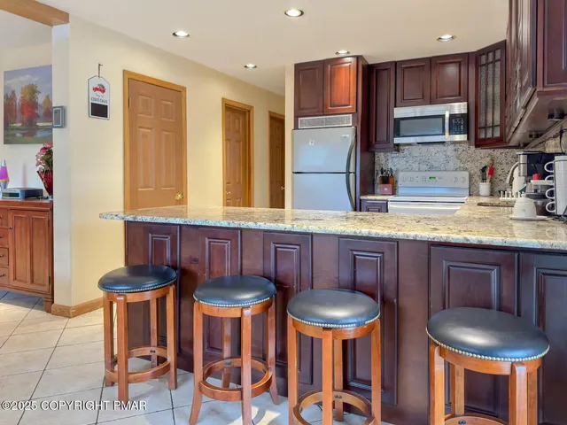 $455,000 | 20 Laurel Court, Gouldsboro, PA 18424