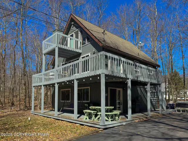 $455,000 | 20 Laurel Court, Gouldsboro, PA 18424