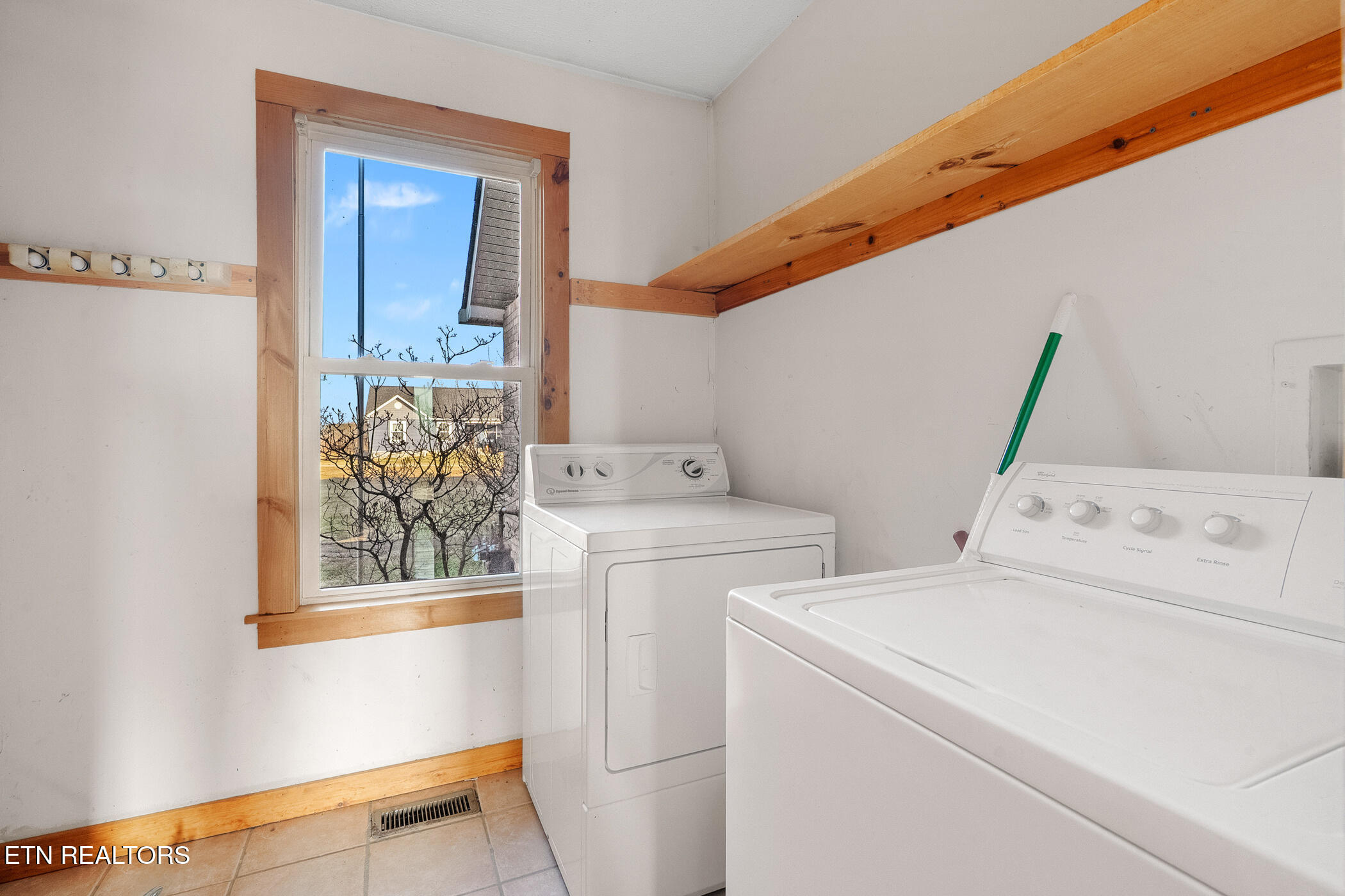 1209 Whaleys Overlook Kodak, TN 37764 - Photo 37 of 53 dsc03246