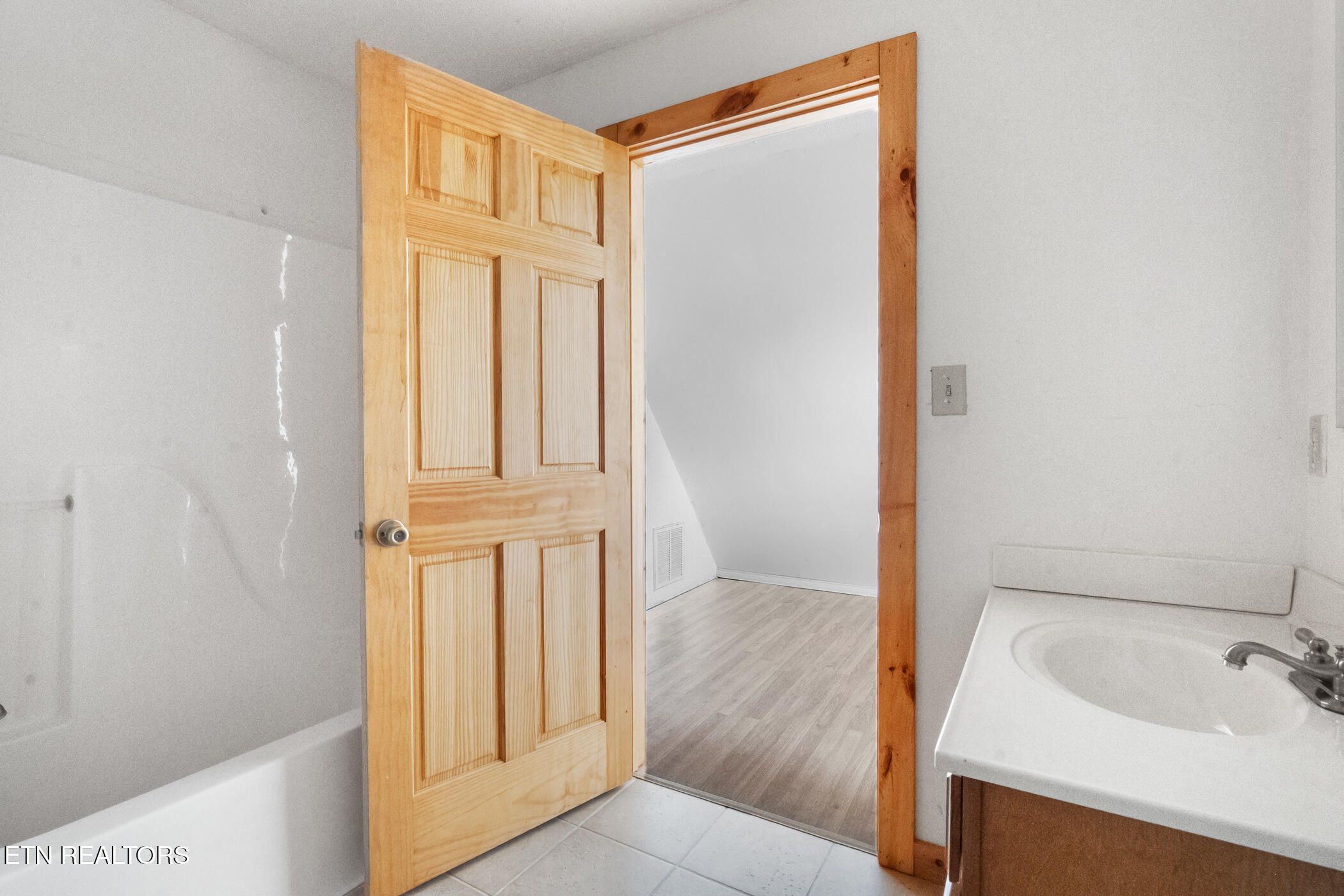 1209 Whaleys Overlook Kodak, TN 37764 - Photo 43 of 53 dsc03267