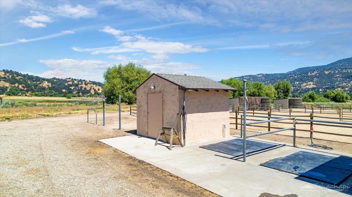 29801 South Lower Valley Road Tehachapi, CA 93561 - Photo 58 of 69 Gallery Image 58