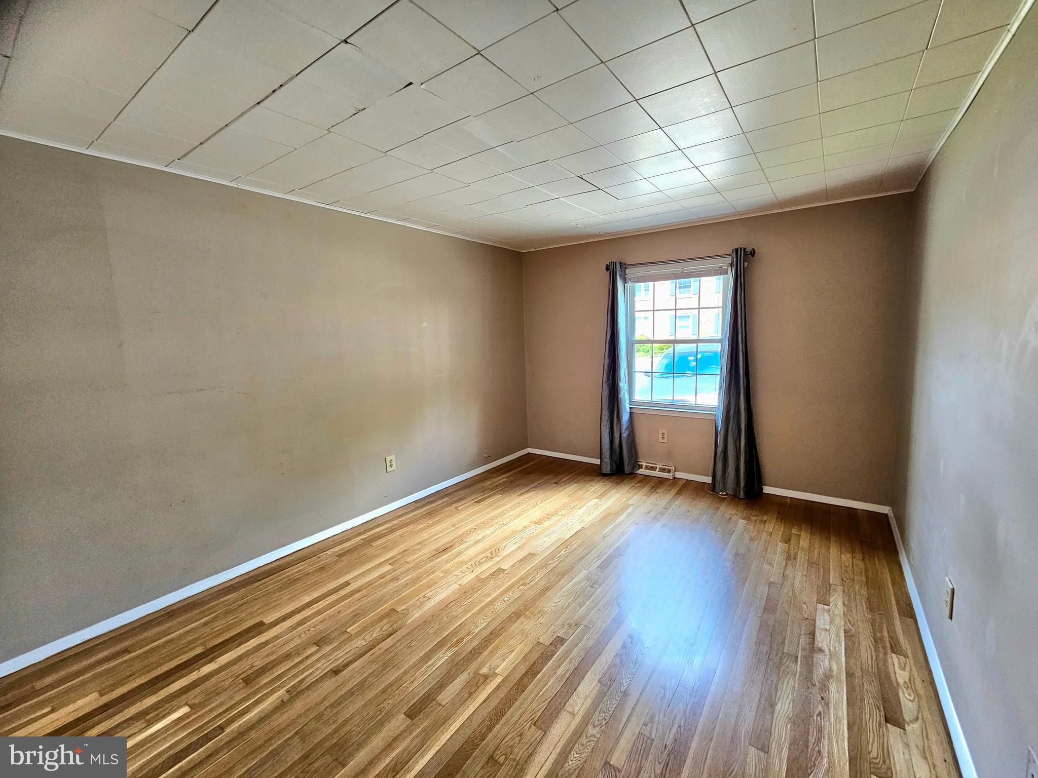 2417 Barracks Road, Unit 1 Charlottesville, VA 22901 - Photo 6 of 13 Bedroom #1
