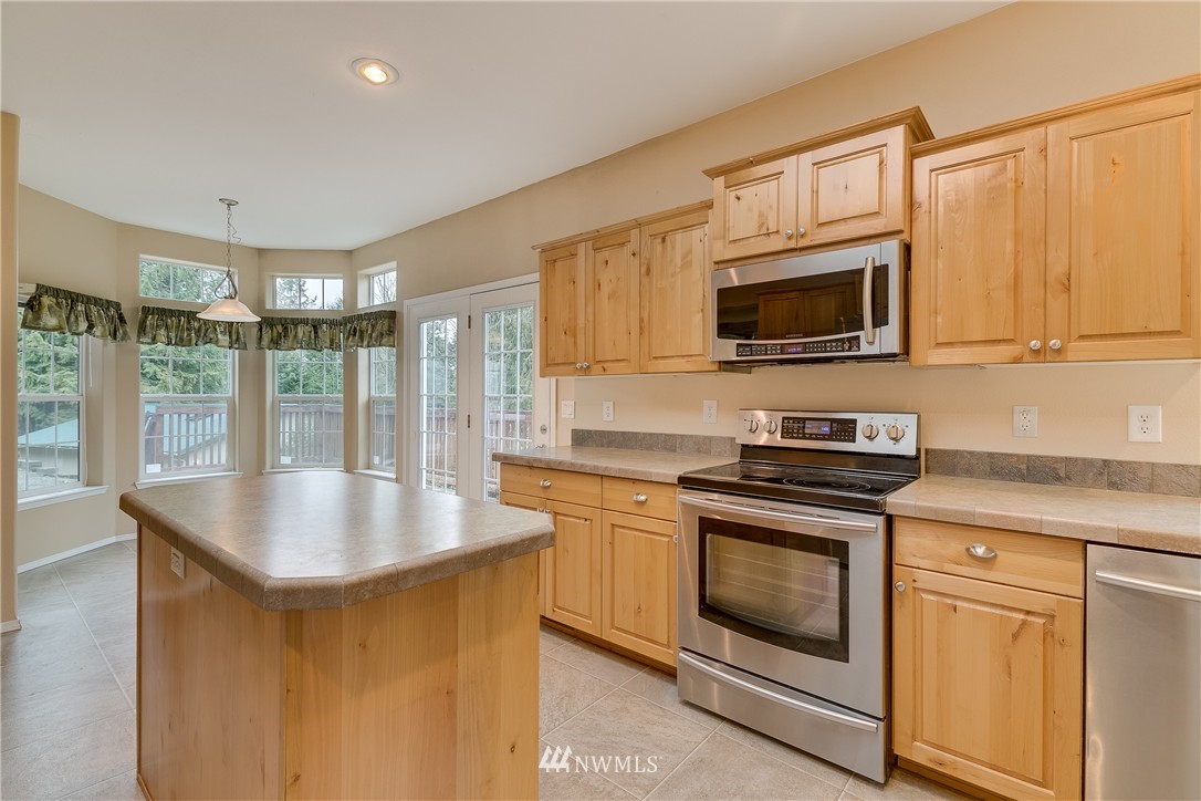 16103 Mountain View Road Mount Vernon, WA 98274 - Photo 5 of 21 Gallery Image 5