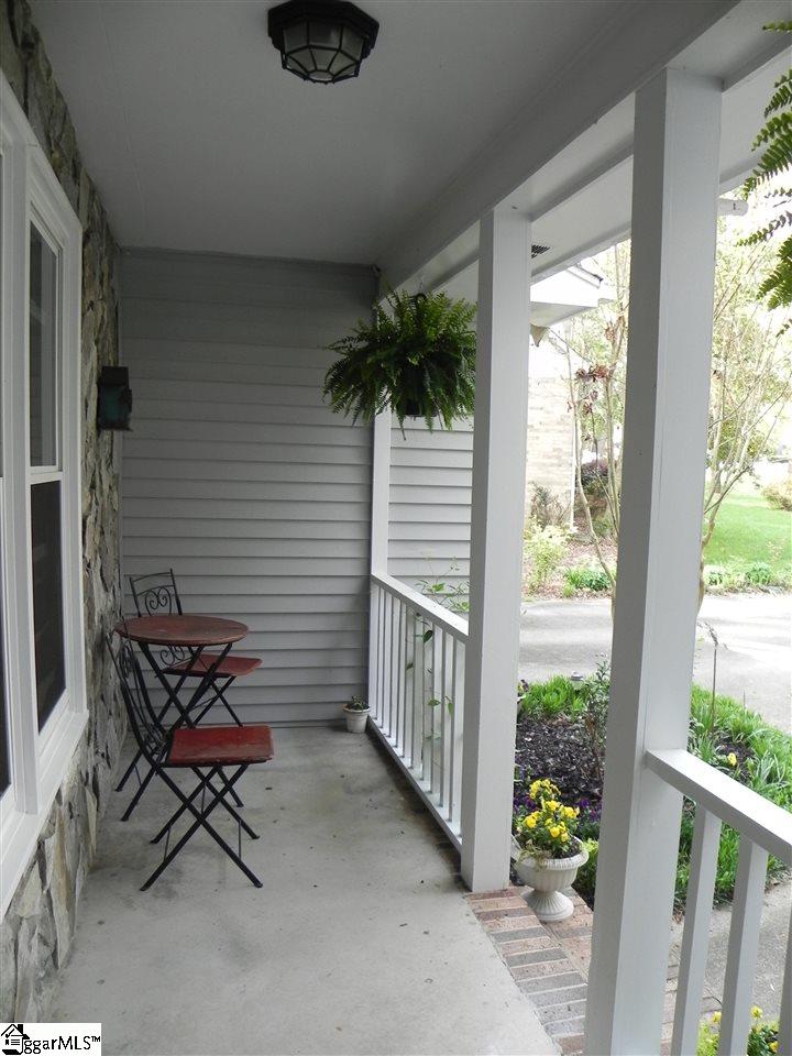 110 Bayberry Road Greer, SC 29650 - Photo 3 of 19 Gallery Image 3