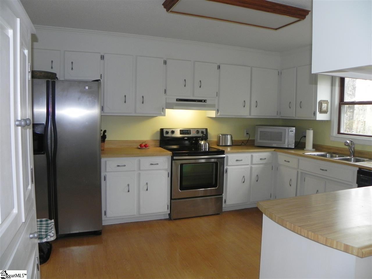 110 Bayberry Road Greer, SC 29650 - Photo 8 of 19 Gallery Image 8