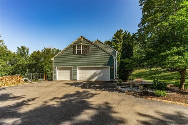 $845,000 | 3 Chelsea Drive, Bow, NH 03304
