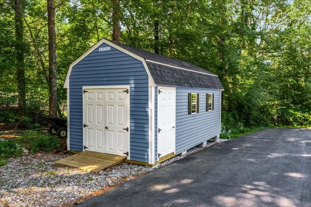 $845,000 | 3 Chelsea Drive, Bow, NH 03304