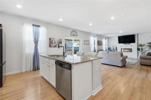 $2,500 | 196 Summit Pointe Drive, Dallas, GA 30132