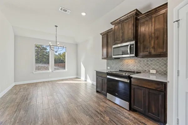 $369,900 | 2106 Briarwood Drive, Bridgeport, TX 76426