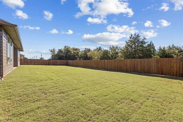 $369,900 | 2106 Briarwood Drive, Bridgeport, TX 76426