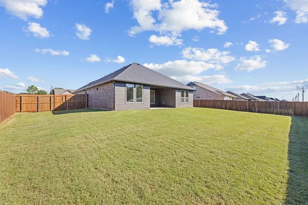 $369,900 | 2106 Briarwood Drive, Bridgeport, TX 76426