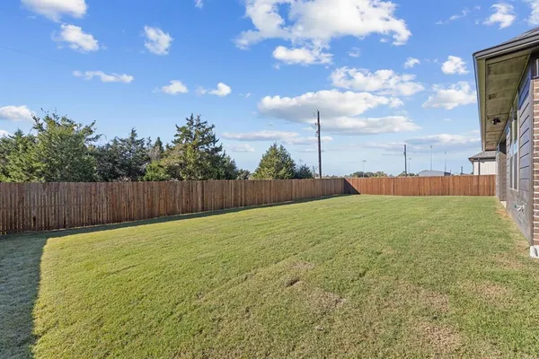 $369,900 | 2106 Briarwood Drive, Bridgeport, TX 76426