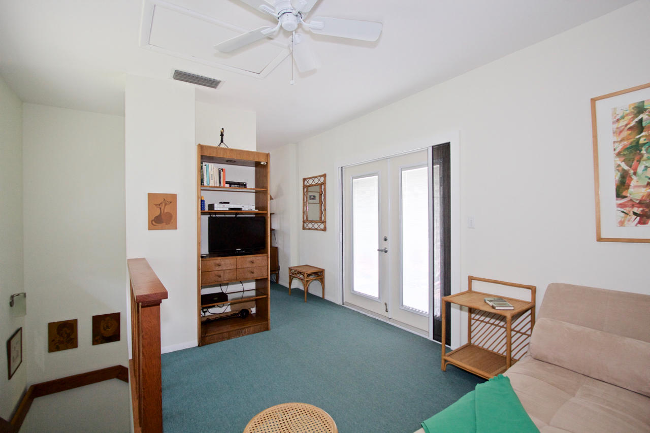 1495 Northeast 4th Court Boca Raton, FL 33432 - Photo 12 of 26 IMG_0537