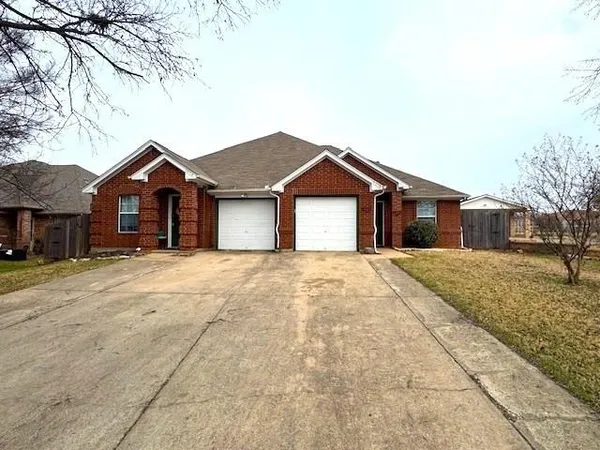 $1,550 | 507 Maple Street, Unit B, Aubrey, TX 76227